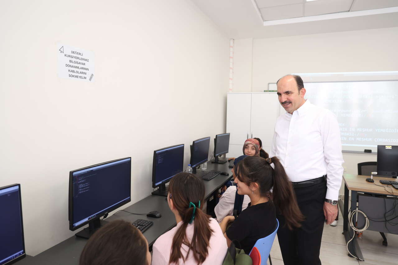 Konya’da 30 bin çocuğa ücretsiz eğitim! Genç KOMEK ve Bilgehanelerde yaz coşkusu sürüyor 14